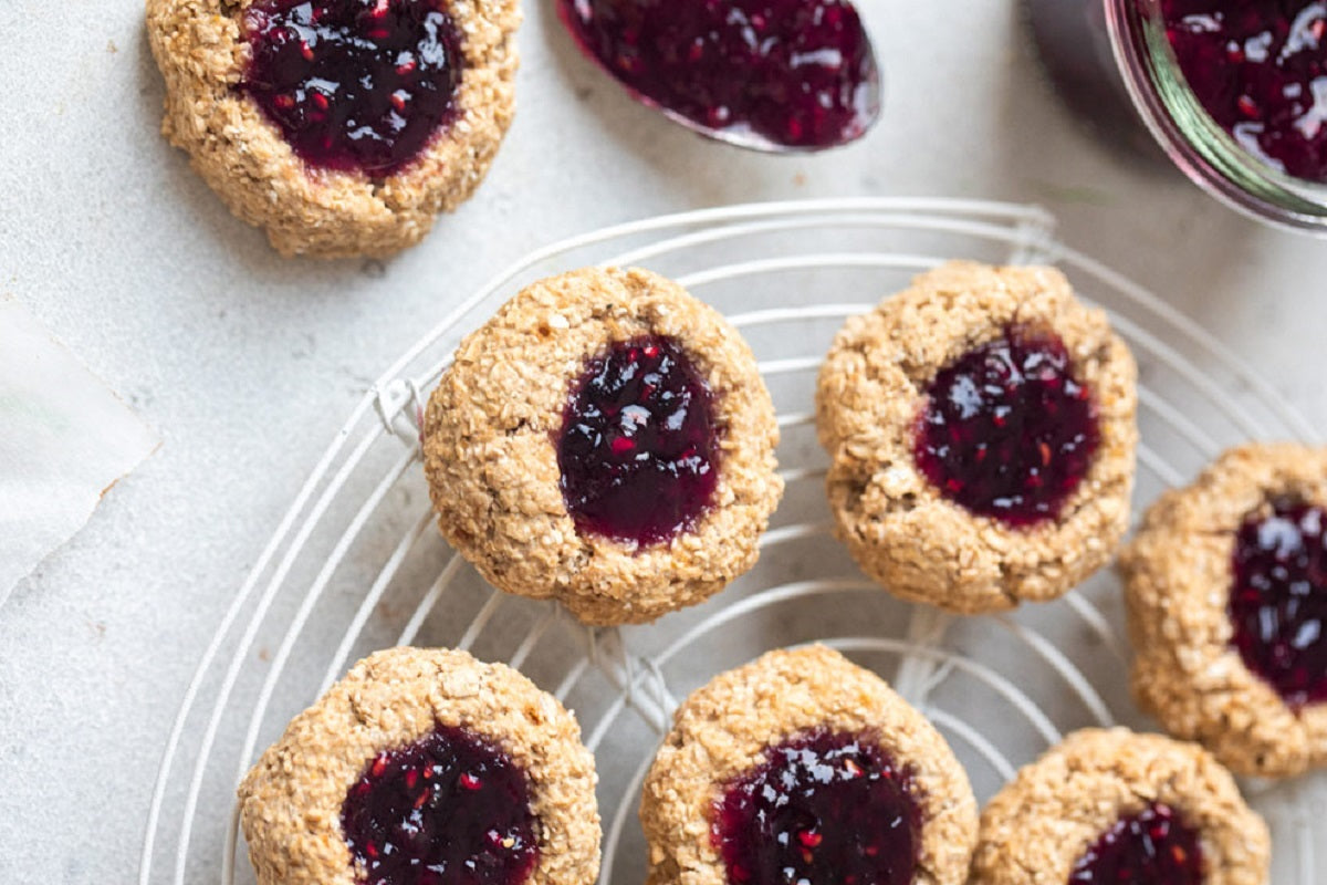 Cookies with berry jam